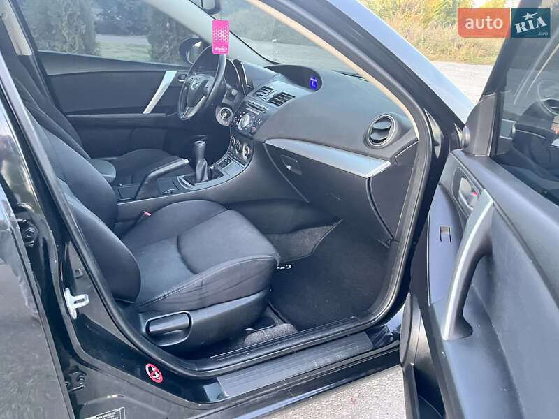 Хэтчбек Mazda 3 2010 в Полтаве фото 37 Хэтчбек Mazda 3 2010 в Полтаве