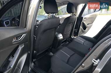 Седан Mazda 3 2017 в 