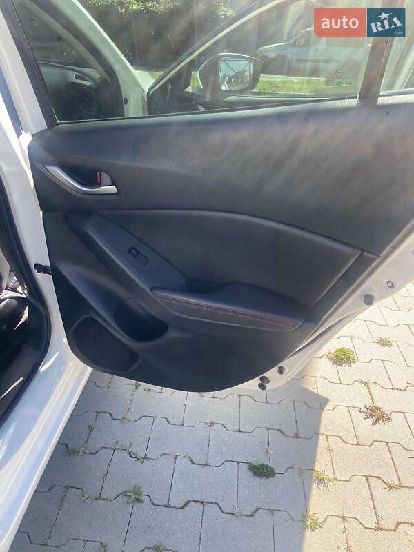 Седан Mazda 3 2016 в Львове фото 15 Седан Mazda 3 2016 в Львове