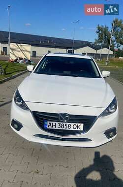 Седан Mazda 3 2016 в Львові