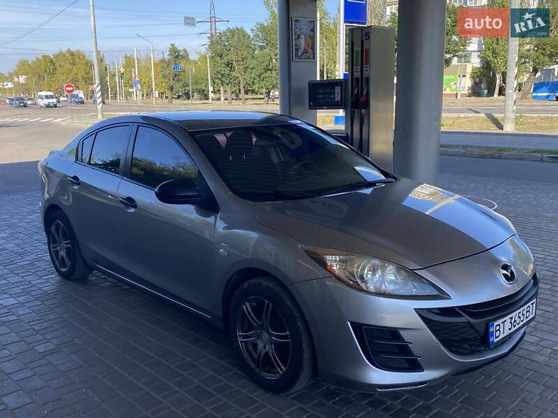 Седан Mazda 3 2010 в Николаеве