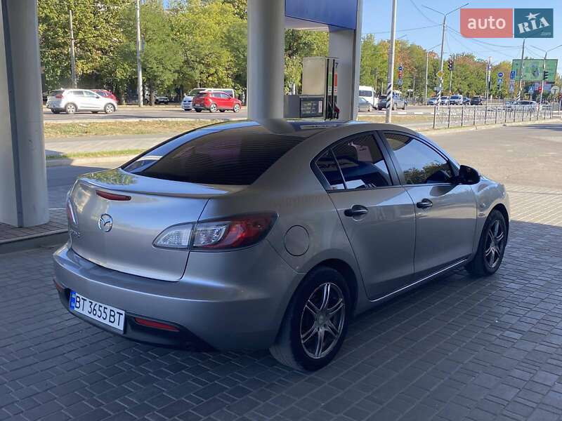 Седан Mazda 3 2010 в Николаеве