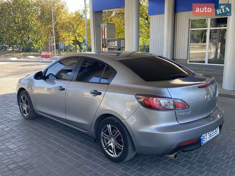 Седан Mazda 3 2010 в Николаеве