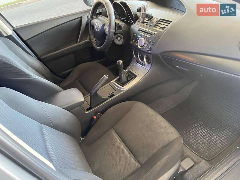 Седан Mazda 3 2010 в Николаеве