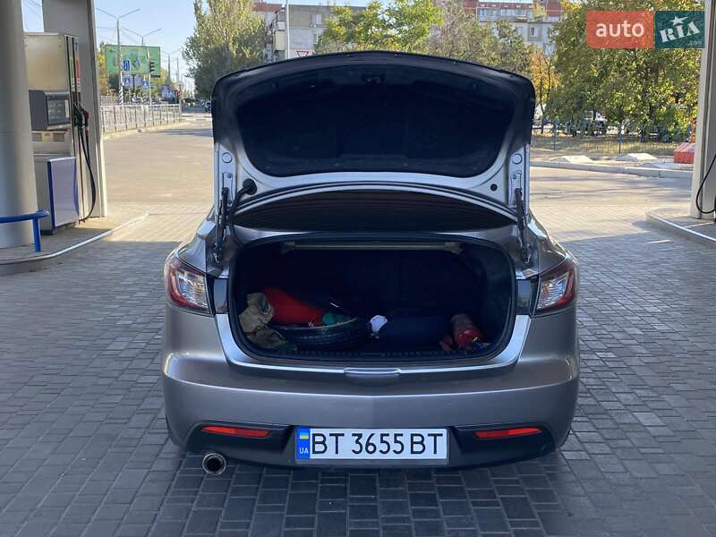 Седан Mazda 3 2010 в Николаеве