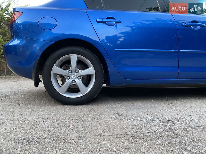 Седан Mazda 3 2005 в Кропивницком