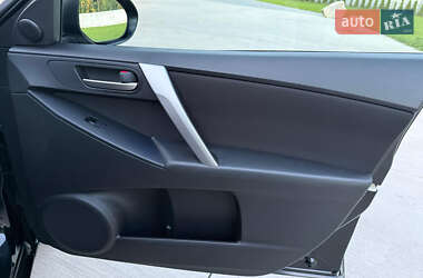 Хэтчбек Mazda 3 2013 в 