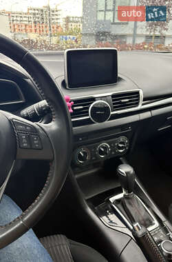 Хэтчбек Mazda 3 2016 в 