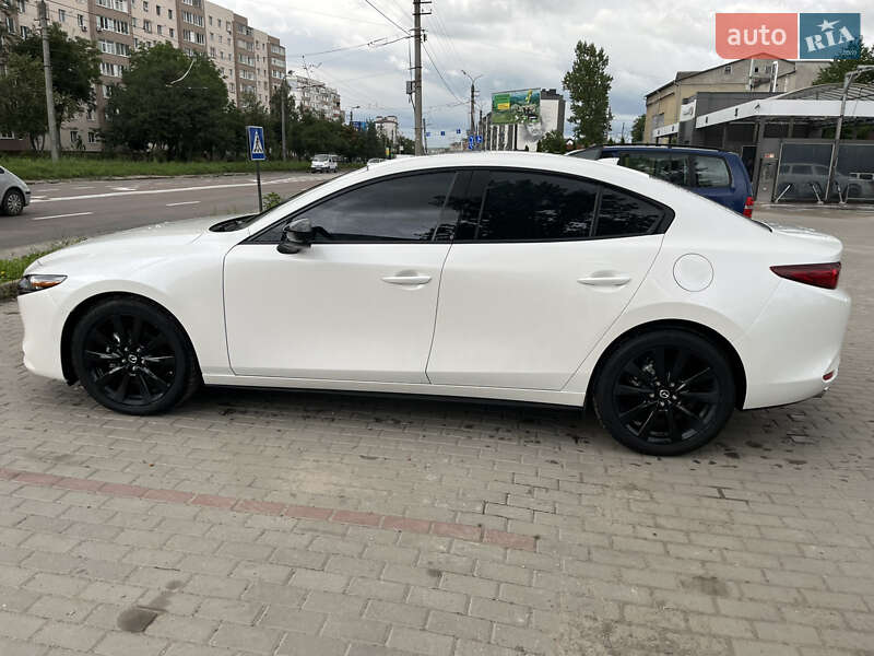 Седан Mazda 3 2022 в Ивано-Франковске