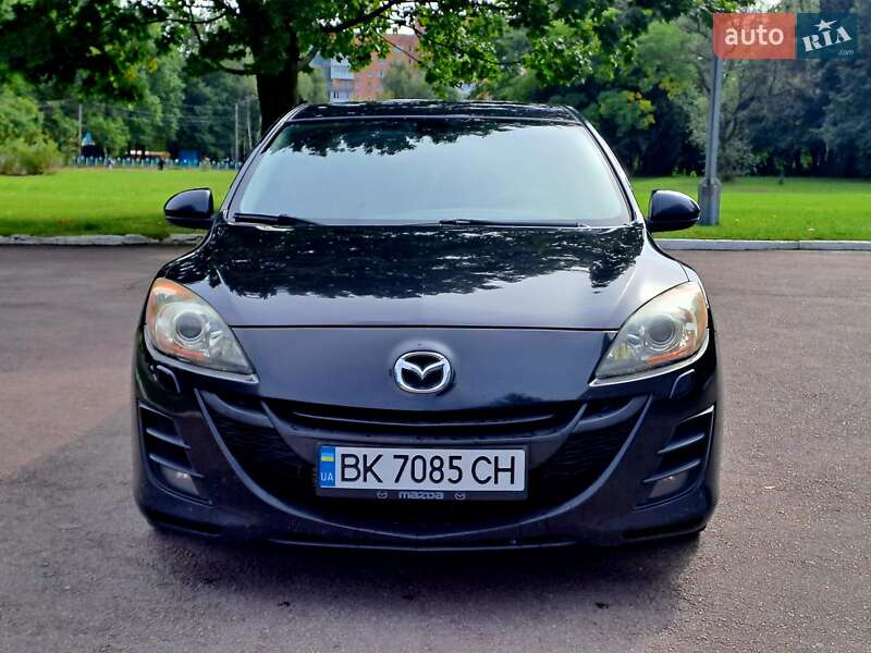 Седан Mazda 3 2010 в Ровно