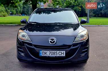 Седан Mazda 3 2010 в 
