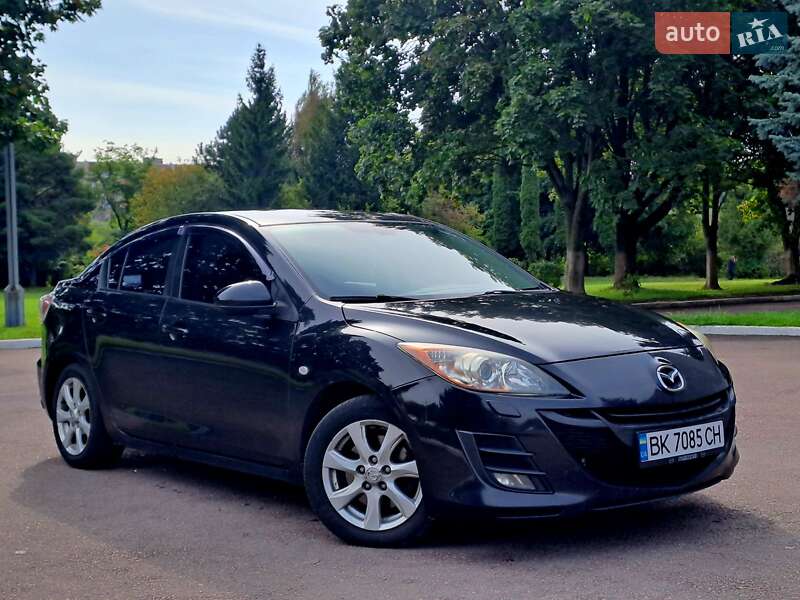 Седан Mazda 3 2010 в Ровно