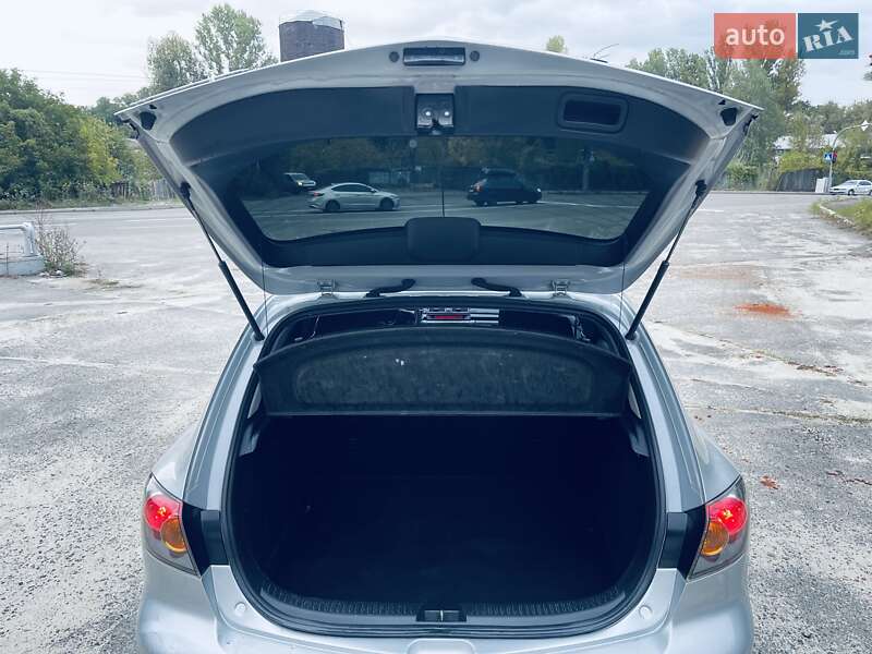 Хэтчбек Mazda 3 2005 в Киеве