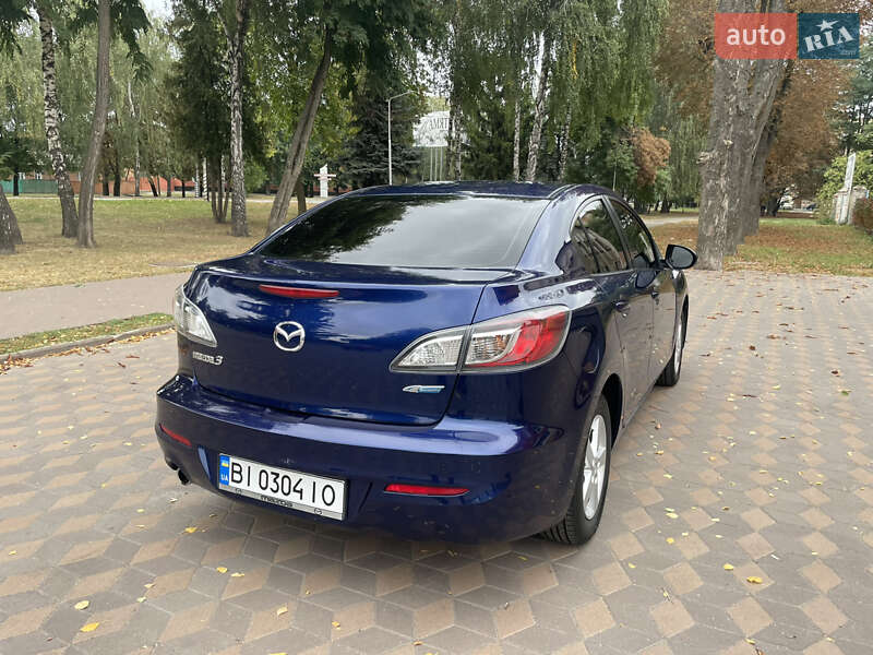 Седан Mazda 3 2012 в Лубнах