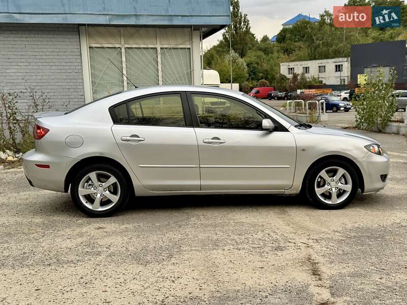 Седан Mazda 3 2006 в Киеве