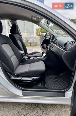 Седан Mazda 3 2006 в 