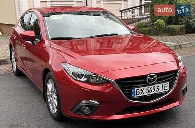 Хэтчбек Mazda 3 2015 в 