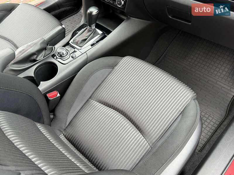 Хэтчбек Mazda 3 2015 в Виннице