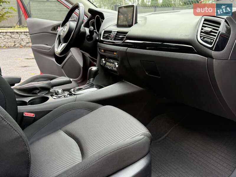 Хэтчбек Mazda 3 2015 в Виннице