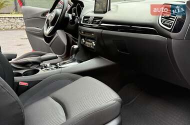 Хэтчбек Mazda 3 2015 в 