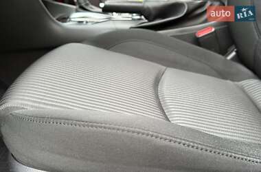 Хэтчбек Mazda 3 2015 в 
