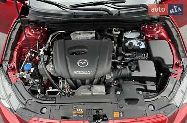 Хэтчбек Mazda 3 2015 в 