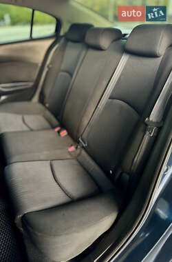 Седан Mazda 3 2014 в 