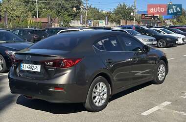 Седан Mazda 3 2017 в Киеве