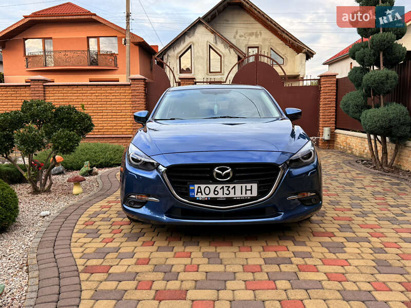 Хэтчбек Mazda 3 2018 в Мукачево