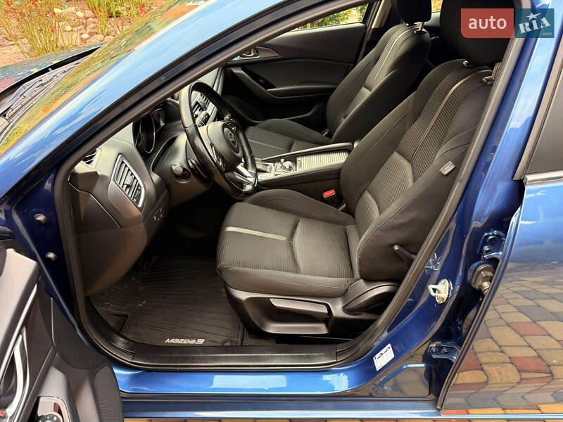 Хэтчбек Mazda 3 2018 в Мукачево