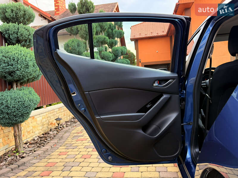 Хэтчбек Mazda 3 2018 в Мукачево