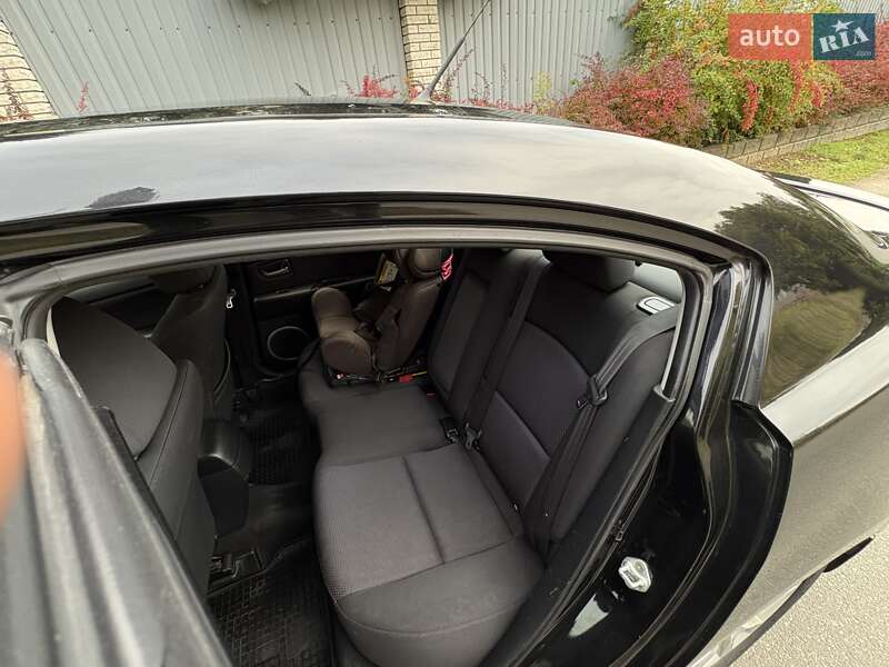 Седан Mazda 3 2007 в Киеве