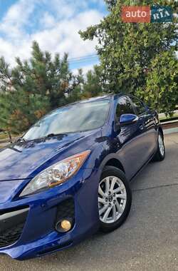 Седан Mazda 3 2013 в 