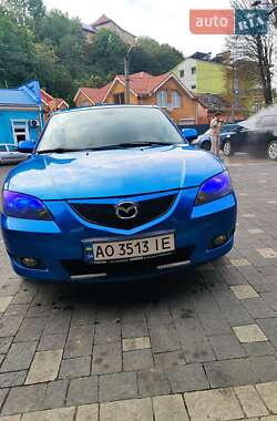 Седан Mazda 3 2004 в Ужгороде