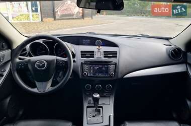 Седан Mazda 3 2013 в 