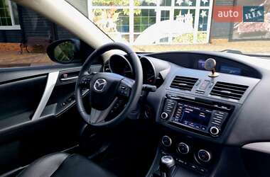 Седан Mazda 3 2013 в 