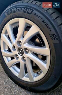 Седан Mazda 3 2013 в 