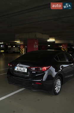 Седан Mazda 3 2017 в 