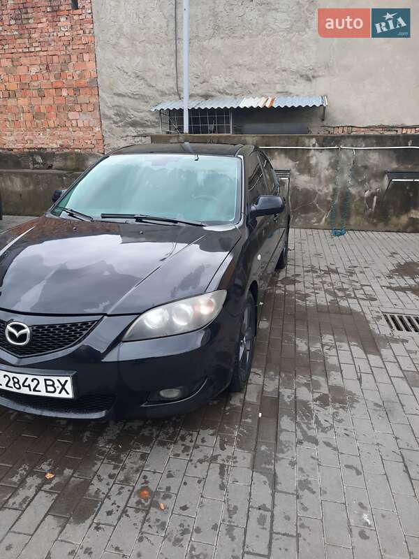 Седан Mazda 3 2004 в Черновцах