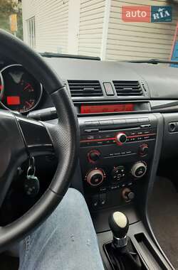 Седан Mazda 3 2004 в  фото 3 Седан Mazda 3 2004 в
