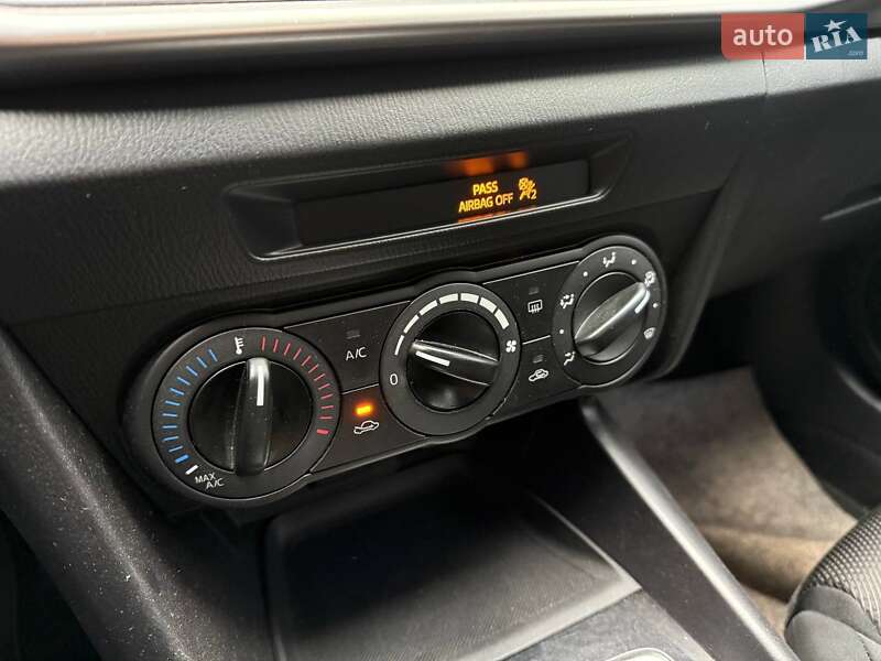 Седан Mazda 3 2017 в Киеве