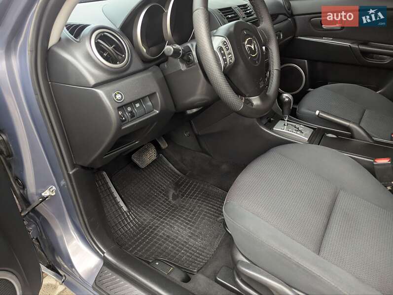 Хэтчбек Mazda 3 2006 в Коломые