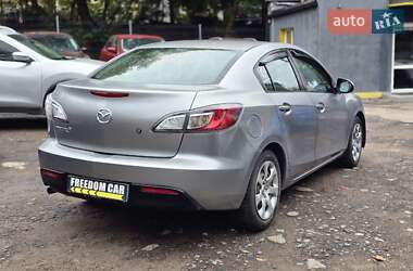 Седан Mazda 3 2011 в 