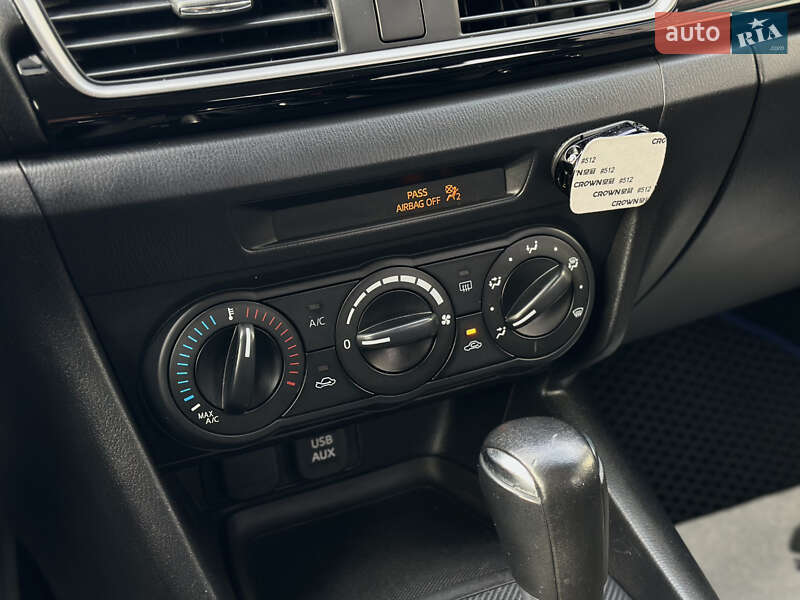 Седан Mazda 3 2014 в Шептицькому