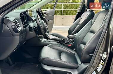 Седан Mazda 3 2015 в 