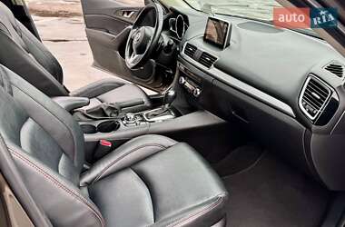 Седан Mazda 3 2015 в 