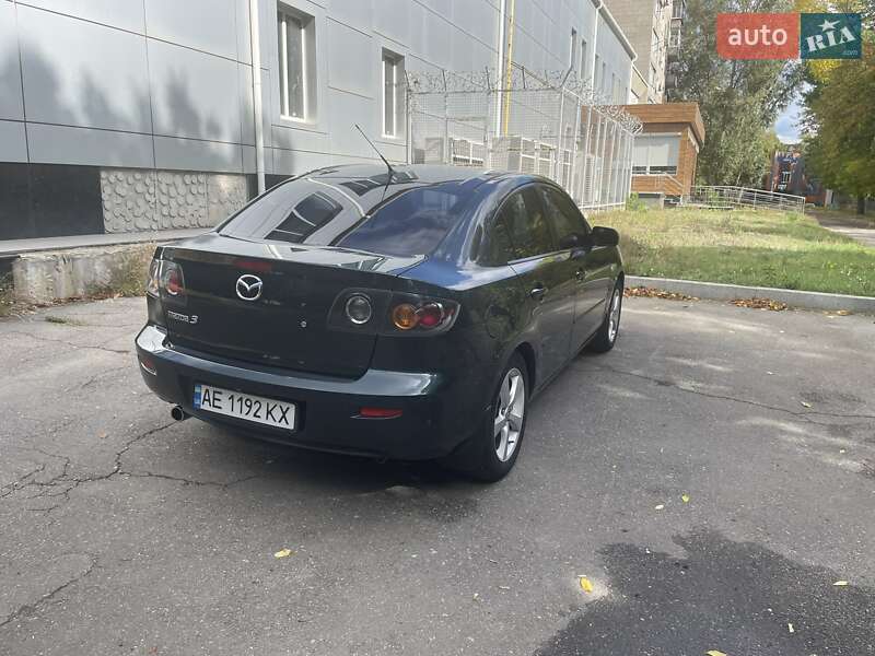 Седан Mazda 3 2005 в Днепре