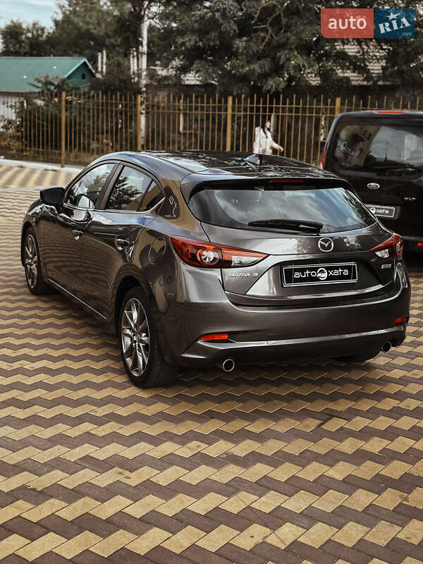 Хэтчбек Mazda 3 2017 в Николаеве