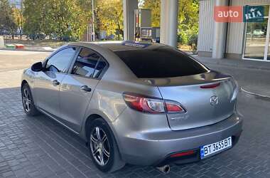 Седан Mazda 3 2010 в 