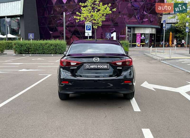 Седан Mazda 3 2016 в Киеве